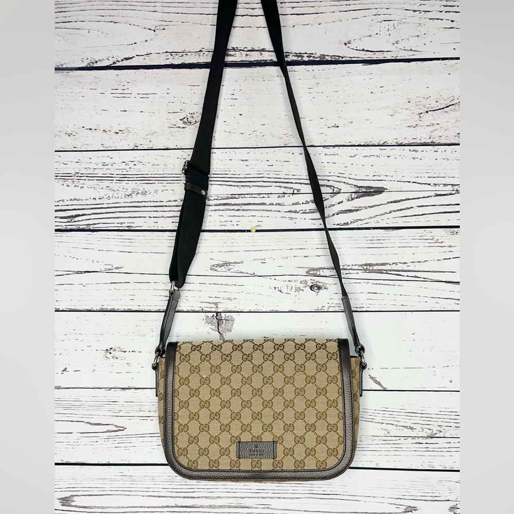 👜 Gucci GG Canvas Messenger Crossbody Bag - Picture 14 of 14